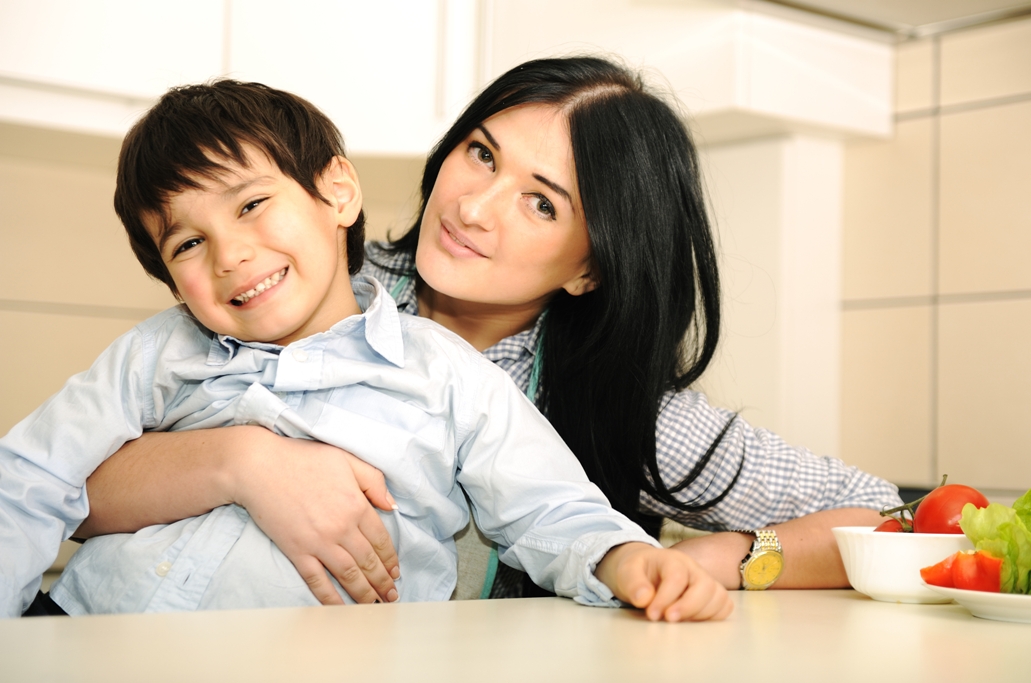 Ways to Make Your Children Eat More Fruits Happily